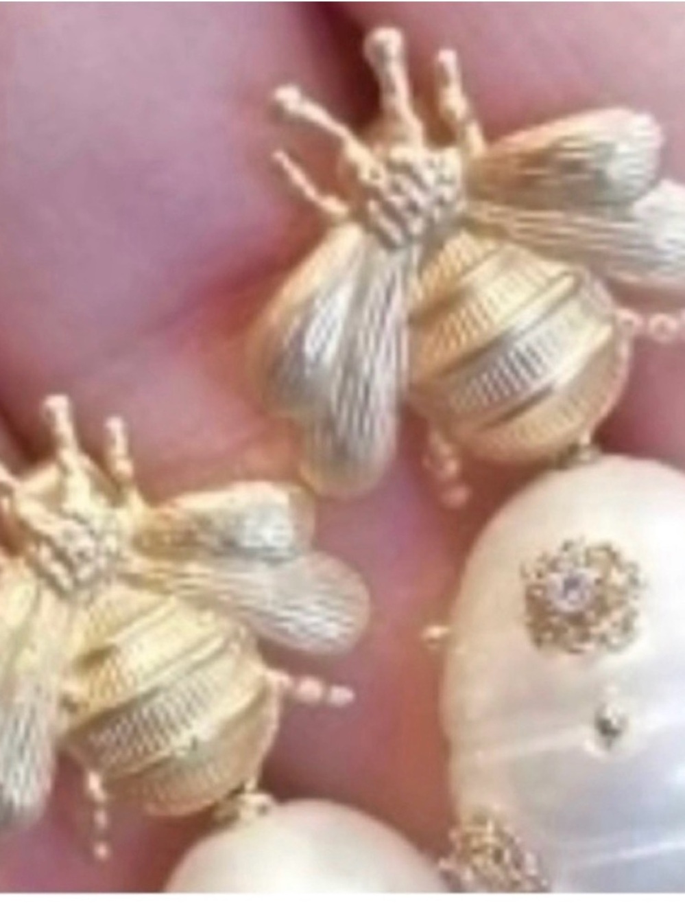 Gold Bee and Pearl Drop Earrings - Women Jewelry hypoallergenic - Picture 4 of 9